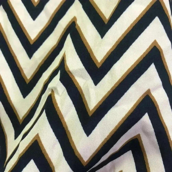 Speed Control dress size 14 white with navy and golden chevron design - Picture 2 of 8